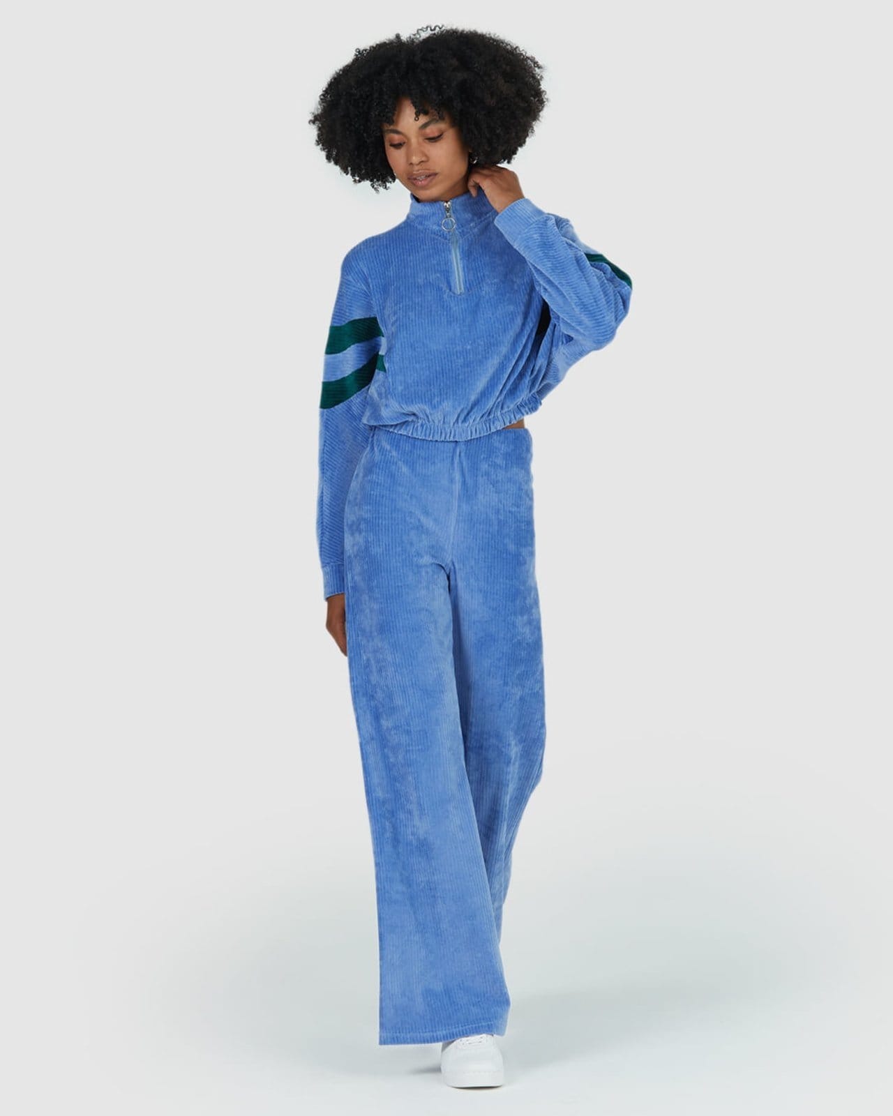 Calça Wide Leg Feminina Em Plush Canelado