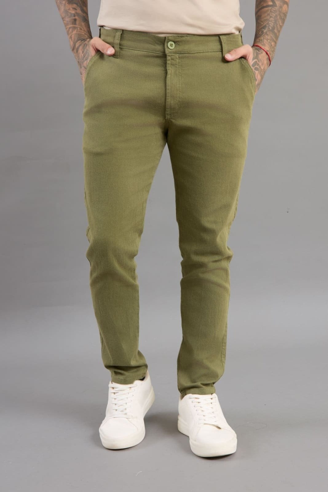 Calça Chino Masculina Em Sarja Com Bolsos Skinny Dialogo