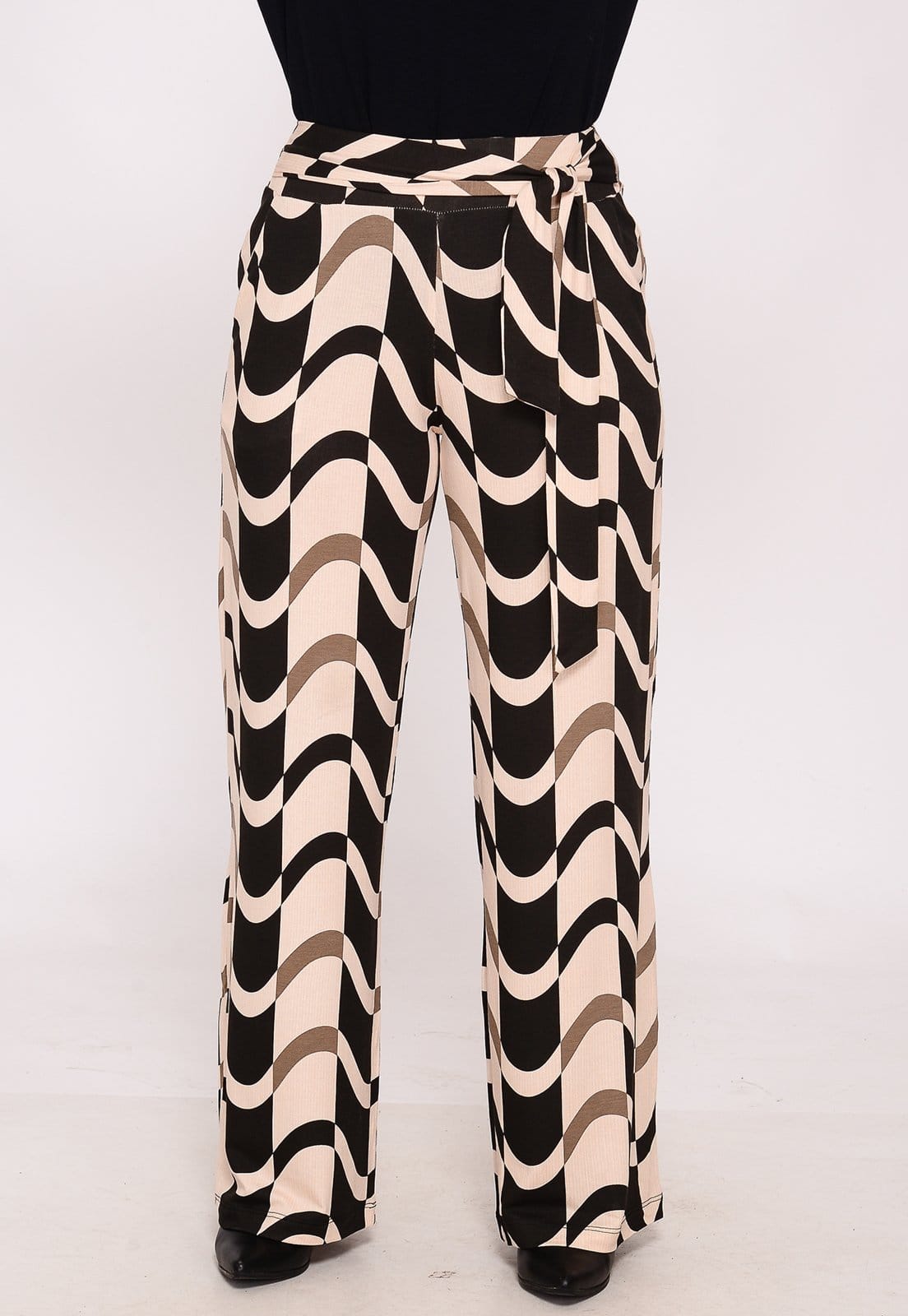 Vista 2 Calça Pantalona Cós largo Bolsos BBonnie Sheila Estampa Preta BBonnie preto