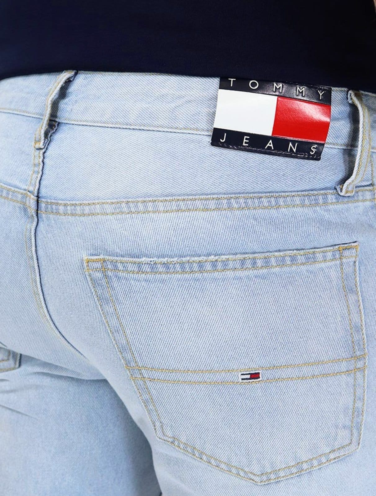 Vista 2 Calça Tommy Jeans Masculina BI0216 Slim Scanton Clara Tommy Jeans azul