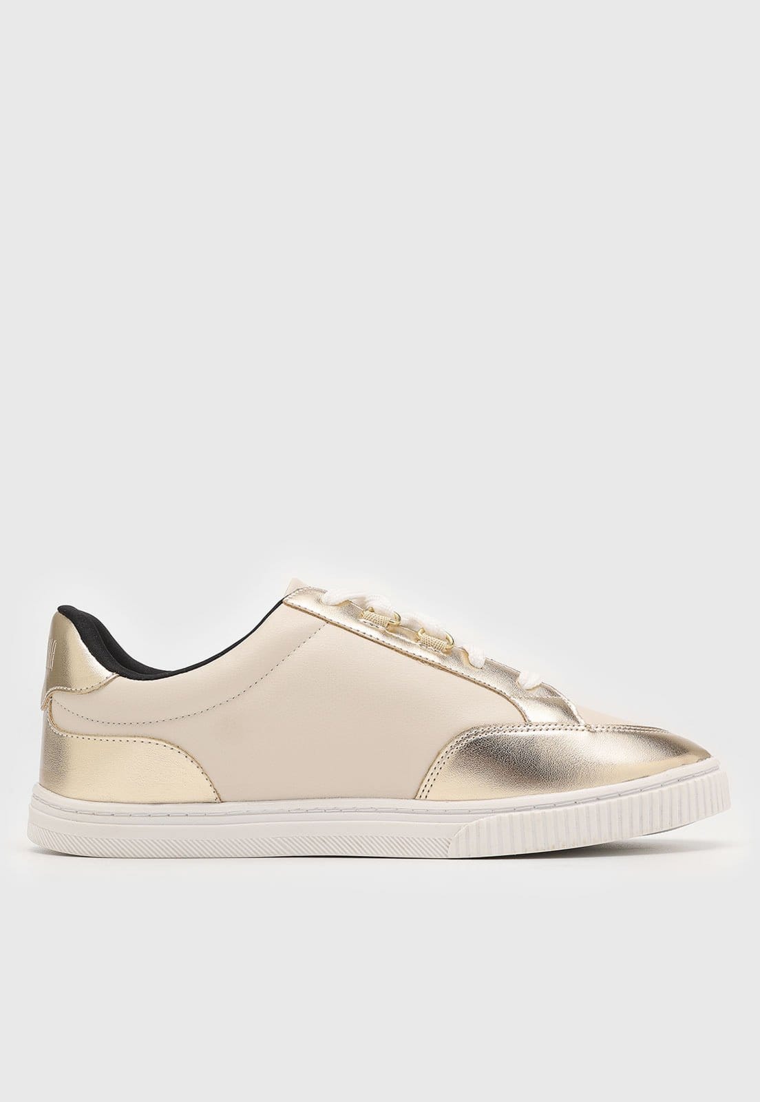 Vista 2 Tênis Feminino Santa Lolla Detalhe Metalizado Off-White Santa Lolla off-white white