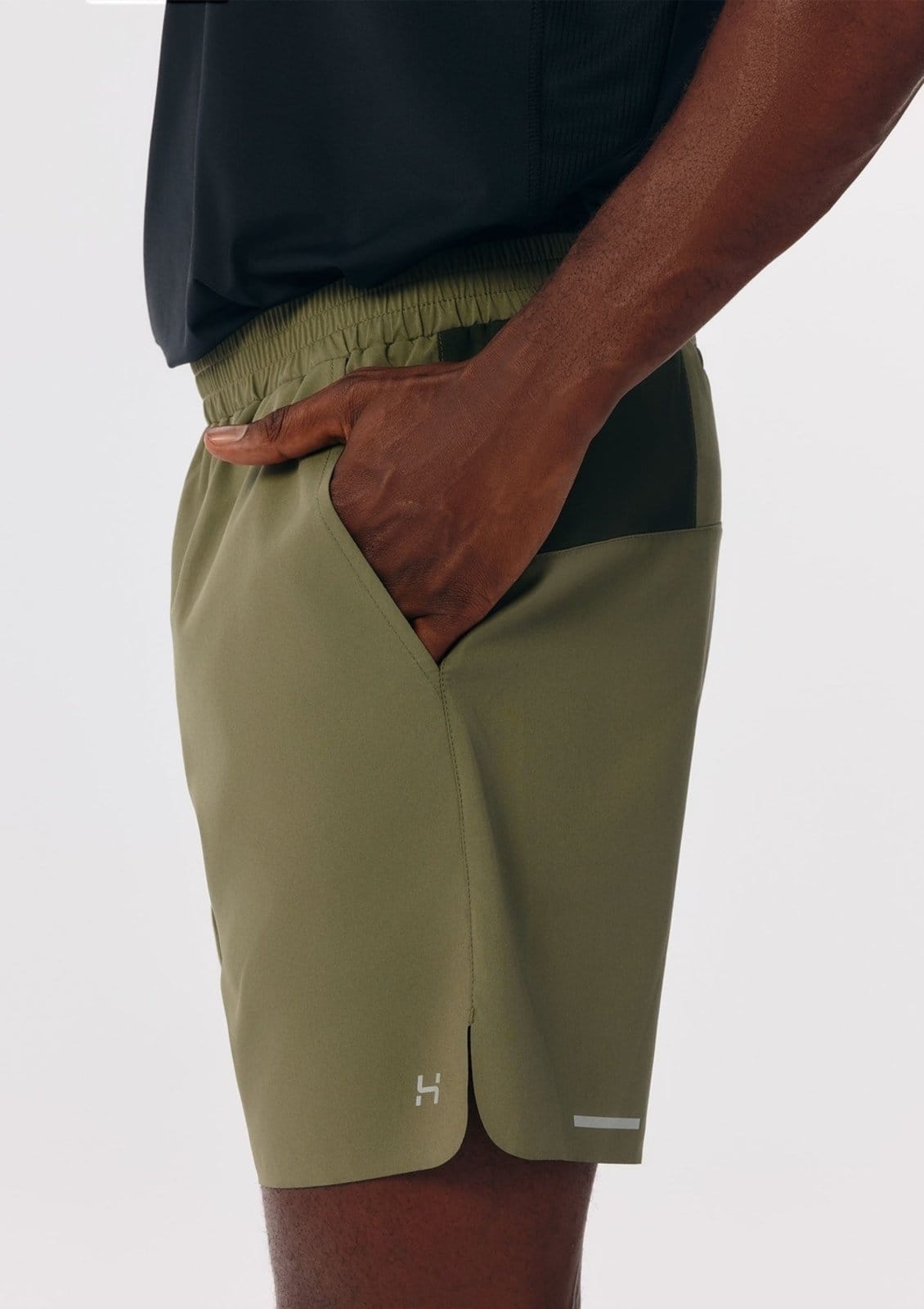 Vista 2 Bermuda Masculina Runner Secagem Rápida Hering marrom