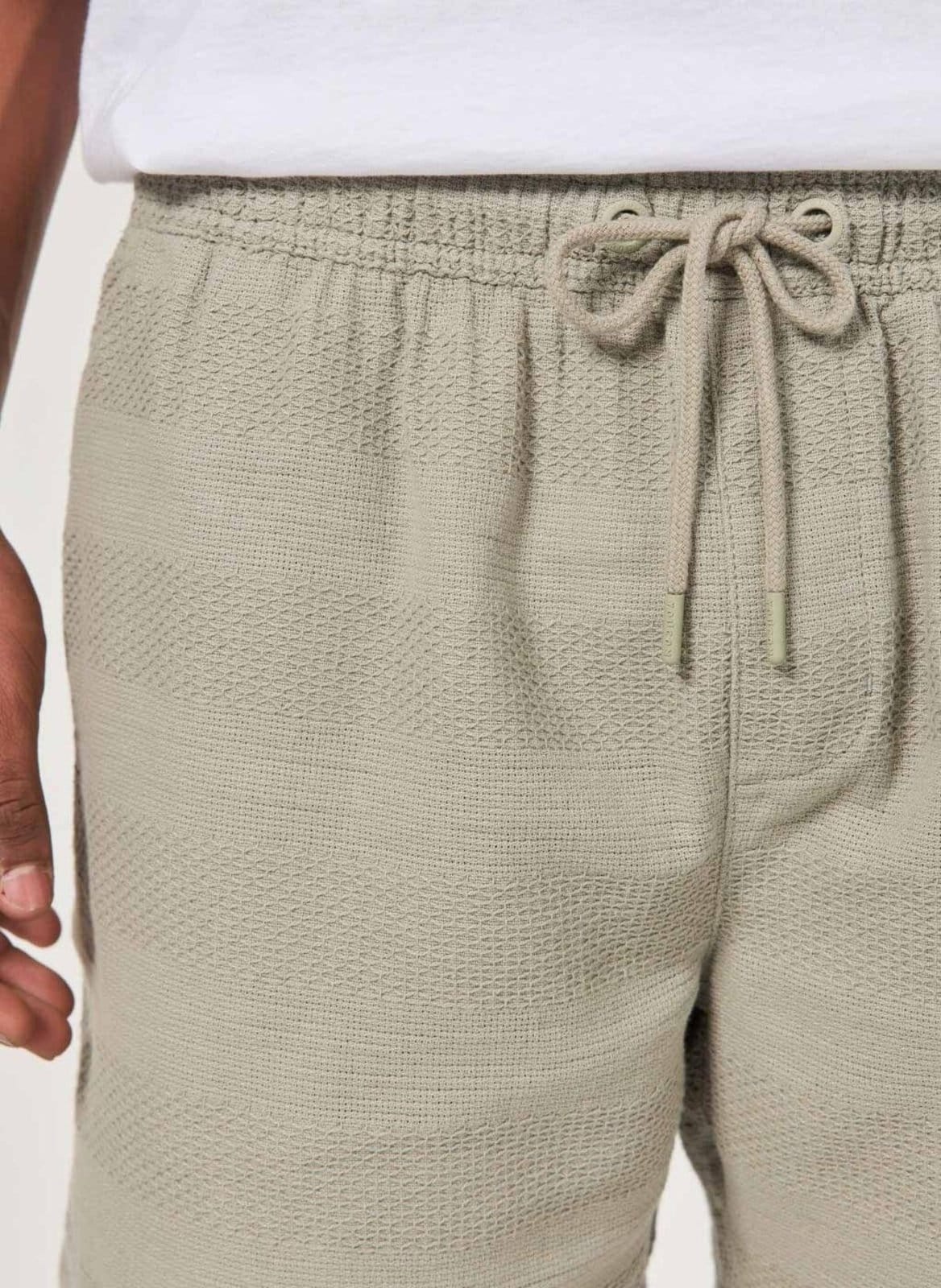 Vista 2 Bermuda Textura Especial Youcom verde oliva