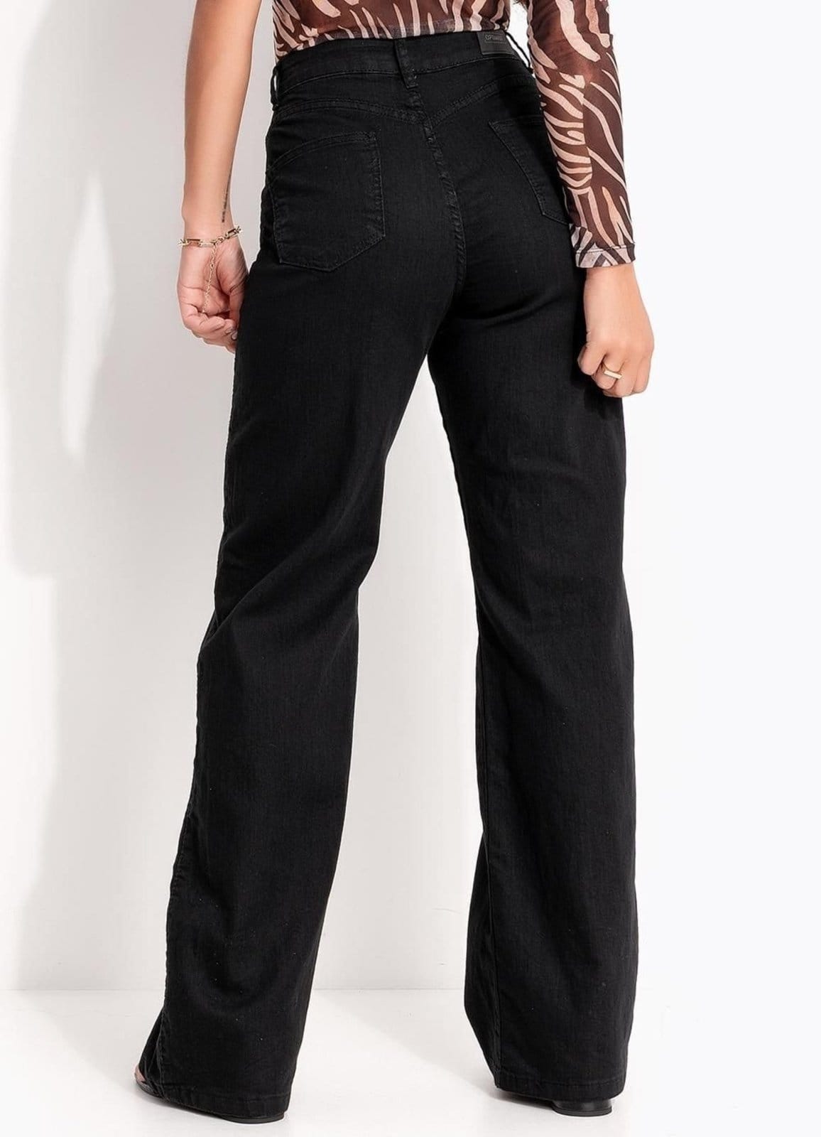 Vista 2 Calça Wide Leg Jeans Preto Quintess prata