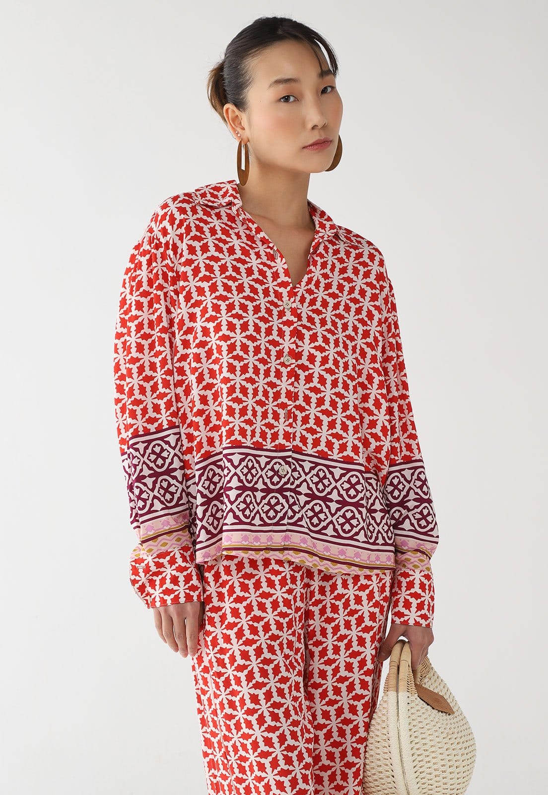 Camisa Feminina CaCay Manga Franzida Estampa Geométrica Vermelha