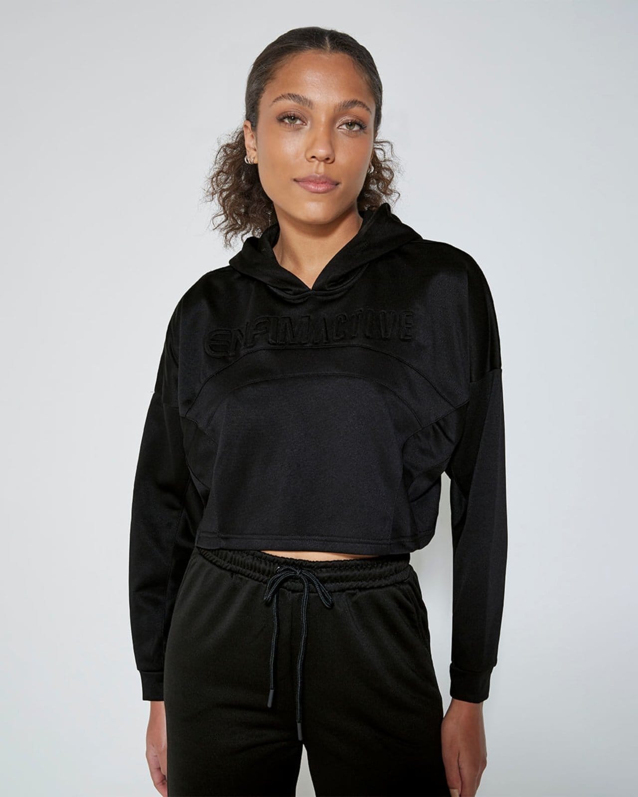 Vista 2 Blusão Oversized Feminino Recortes Em Moletom Enfim preto