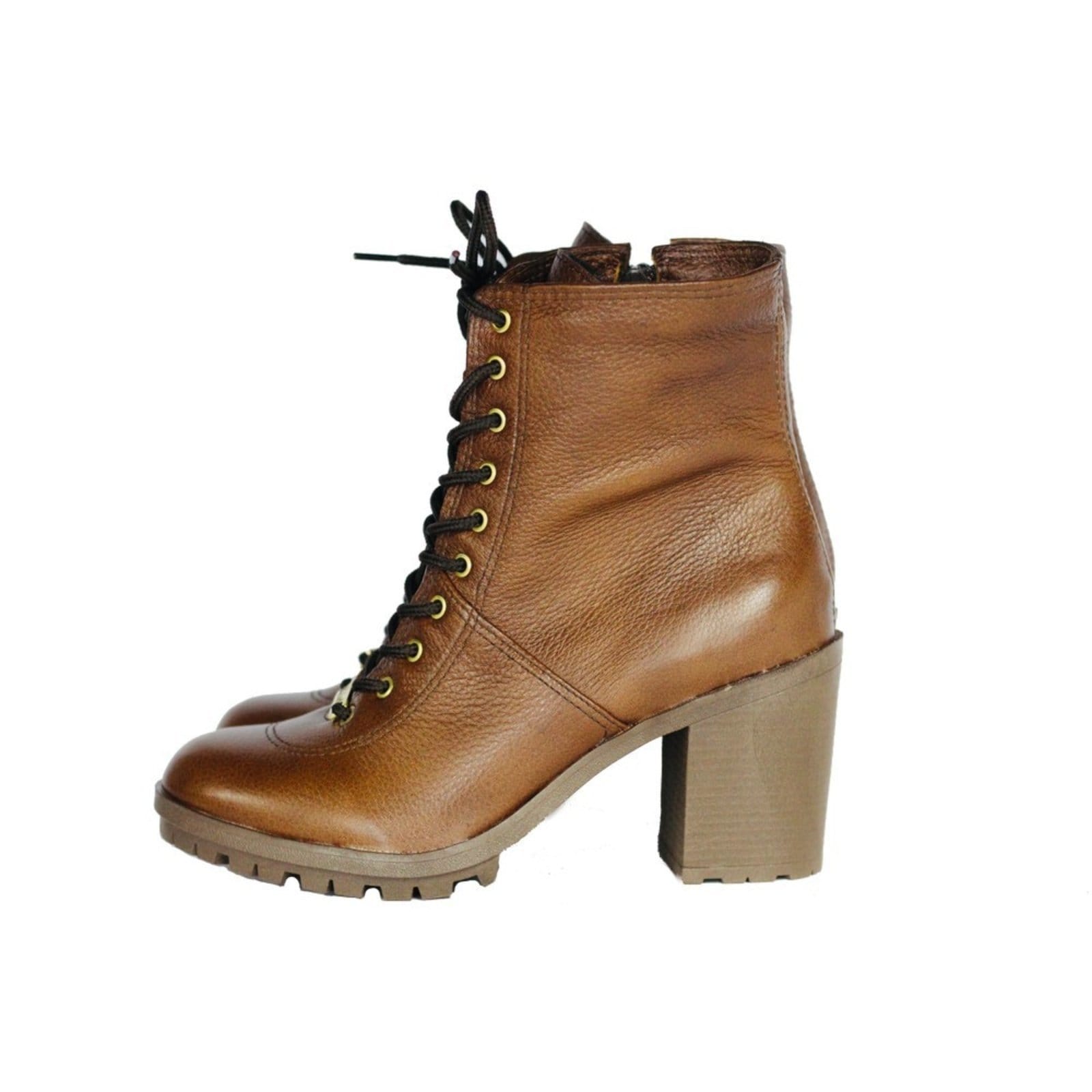 Coturno Com Cadarço Bico Redondo Salto Grosso 6 CM Couro