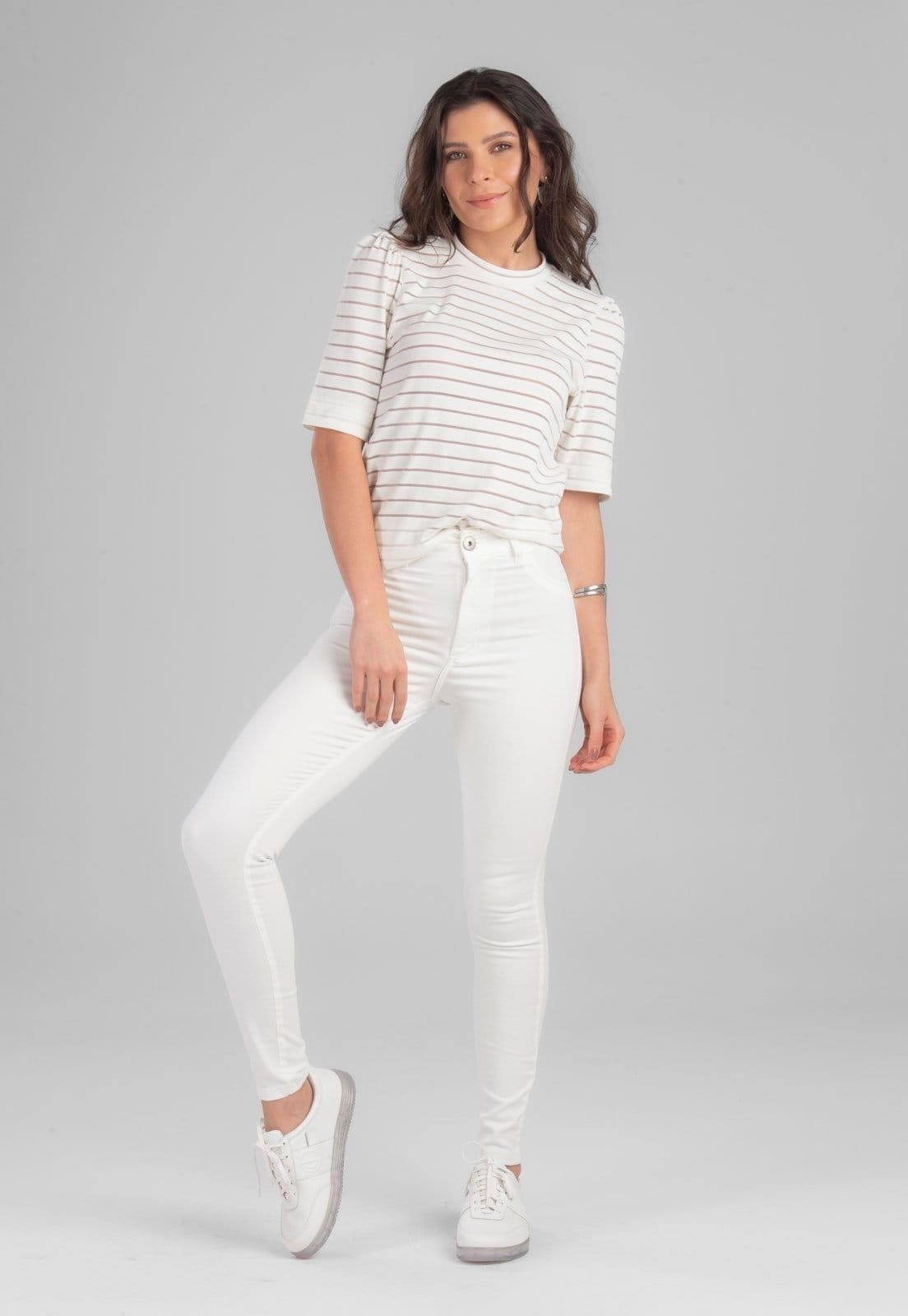 Vista 2 Calça Sarja Traymon Skinny 5 Bolsos T400 Off White Traymon off-white white