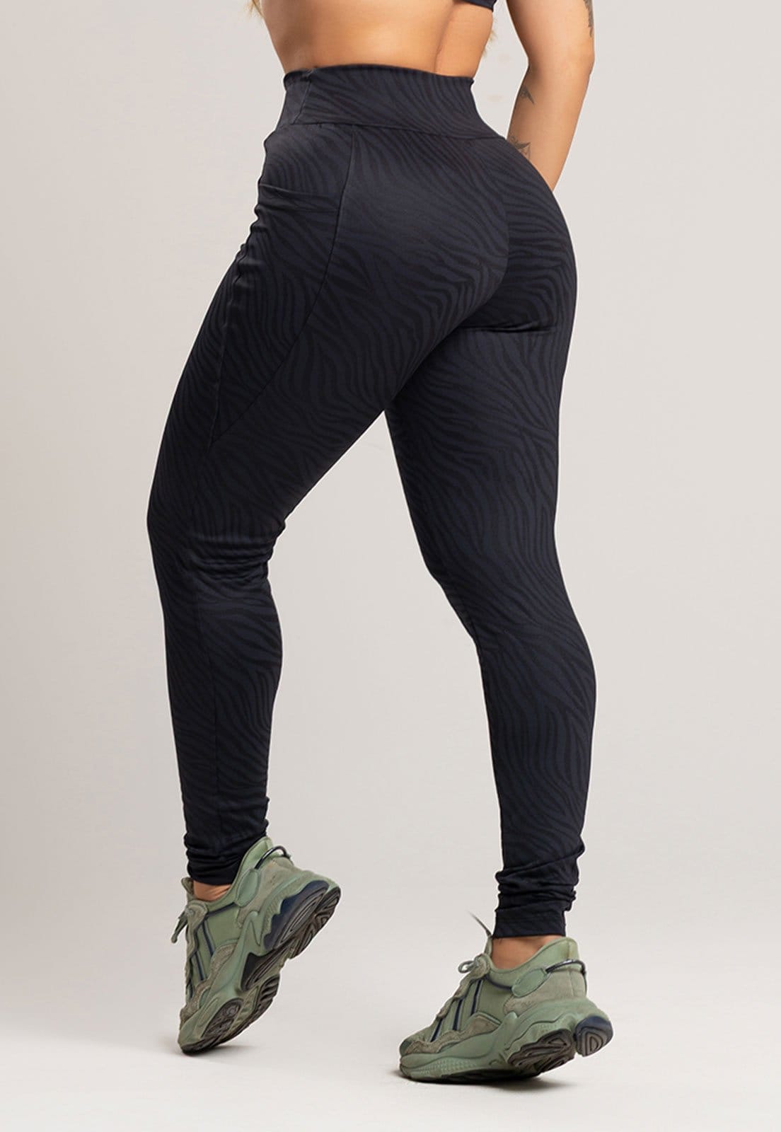 Vista 2 Calça Legging MVB Modas Bolsos Cintura Alta Feminina Fitness Jacquard Mvb Modas preto