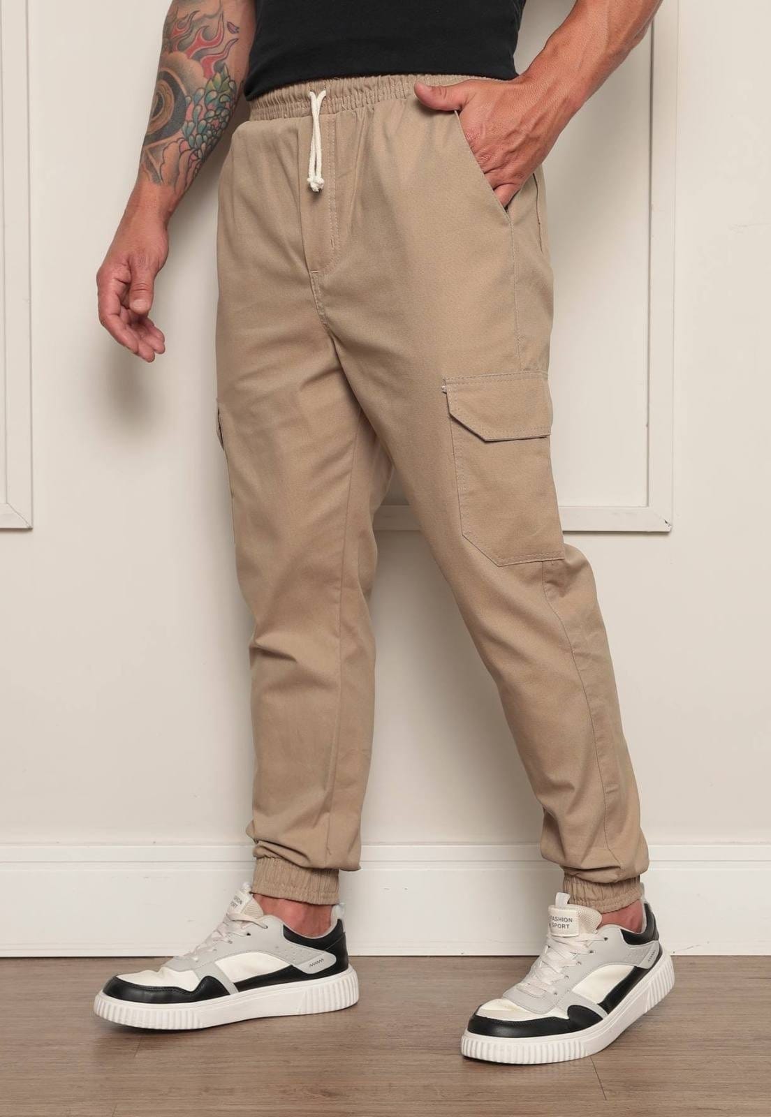 Calça Jogger Masculina Ethereal Jeans com Bolso Cargo Confortável Com Punho Caqui Escuro