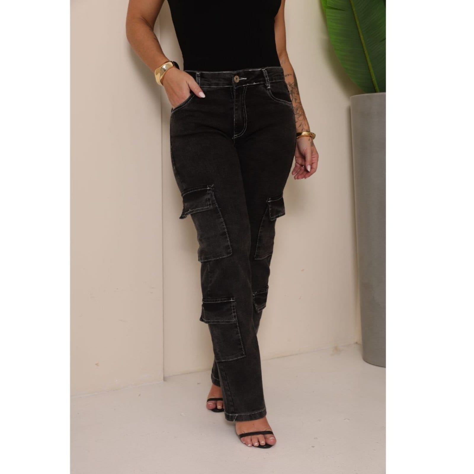 Vista 2 Calça Cargo Alleppo Jeans 4 Bolsos Funcionais Alleppo Jeans cinza/grafite