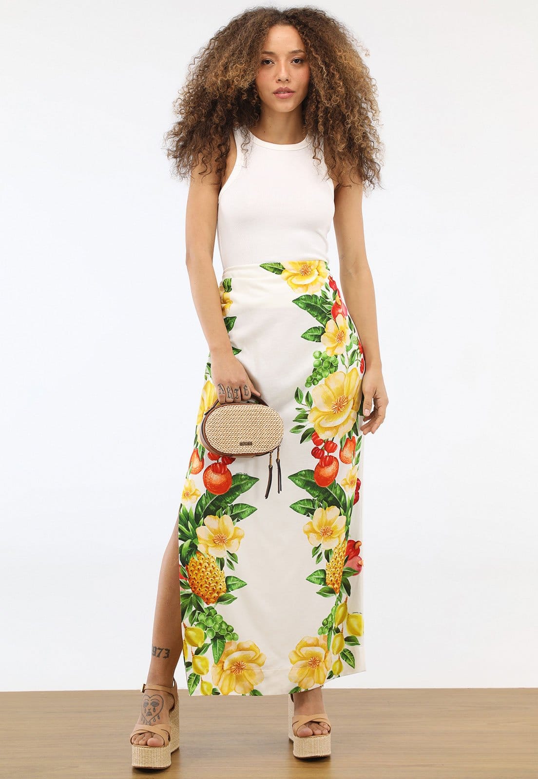 Vista 2 Saia Feminina FARM Estampa Tropical Longa Branca FARM branco