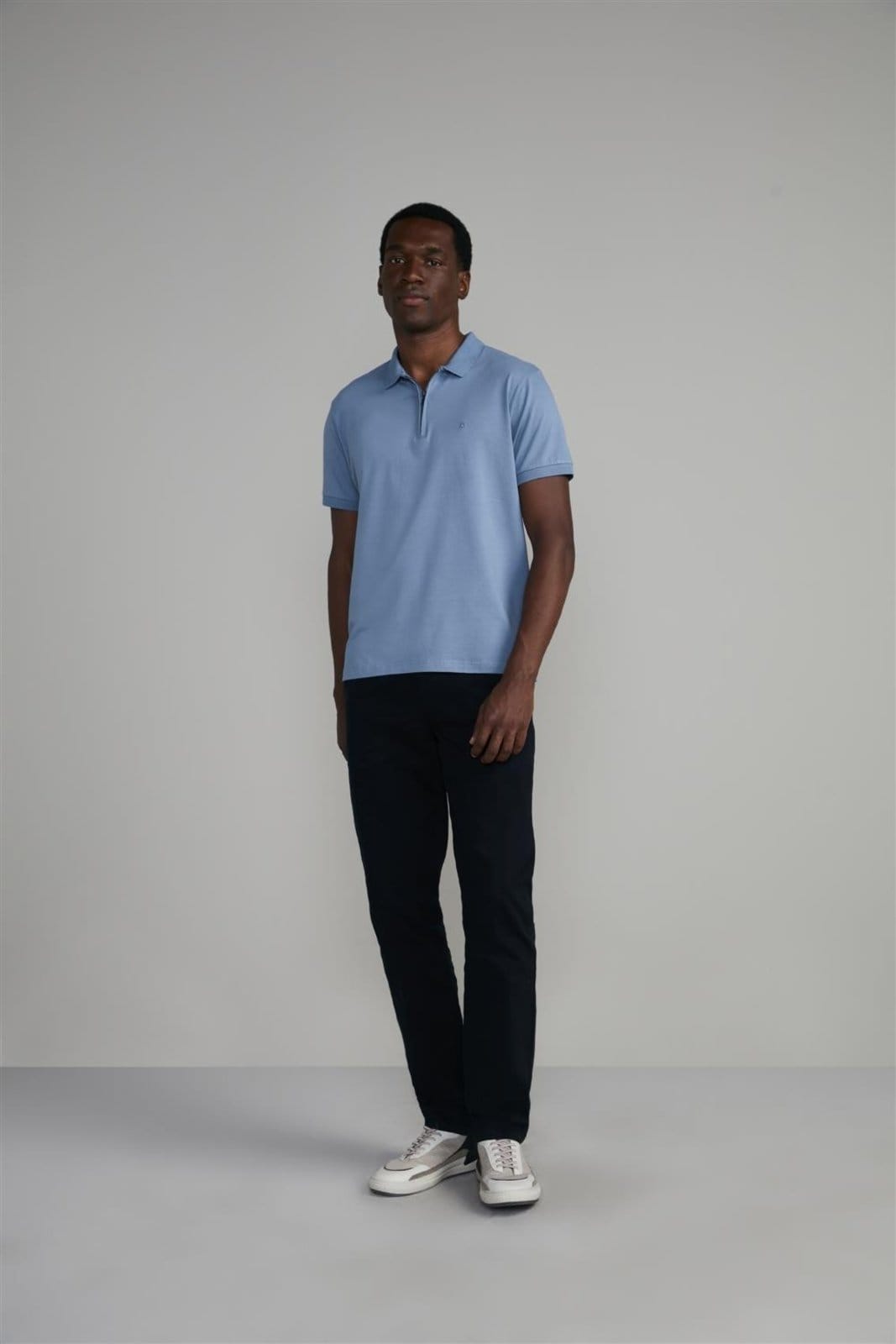 Vista 2 HIGHSTIL Polo Manga Curta com Zíper Comfort Básica Jeans HIGHSTIL azul