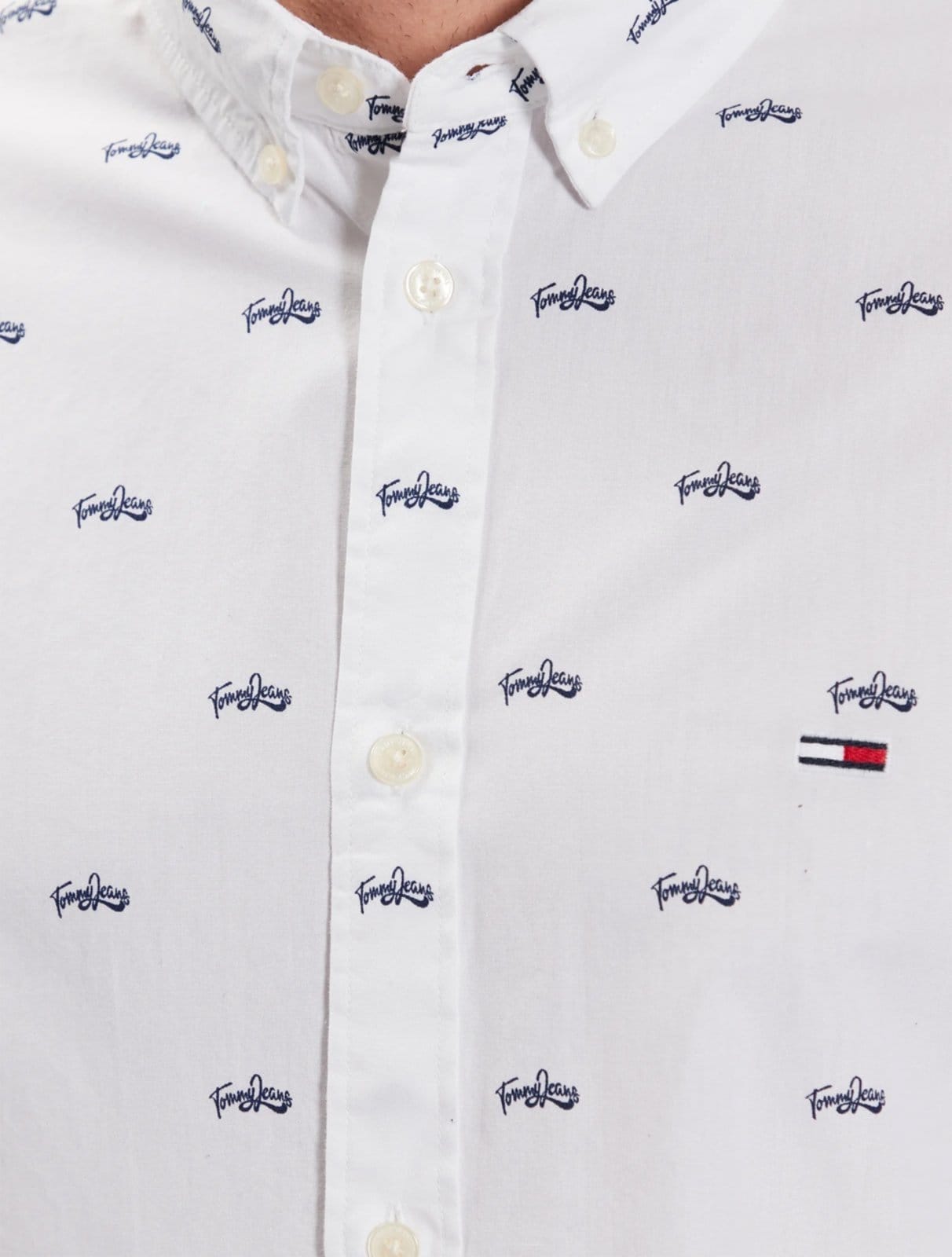 Vista 2 Camisa Tommy Jeans Regular College Pop Dobby Branca Tommy Jeans branco