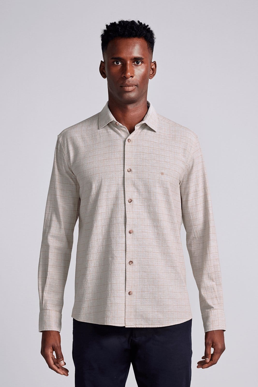 HIGHSTIL Camisa Linen Blend Comfort Listrada Areia