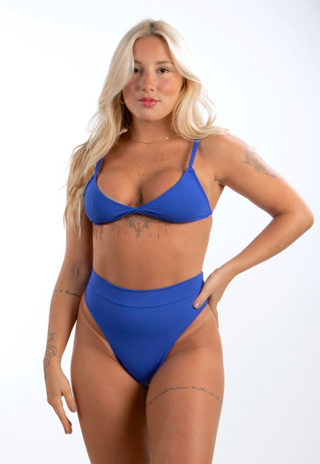 Biquíni Diluxo Top Faixa Hot Pants Cintura Alta Azul