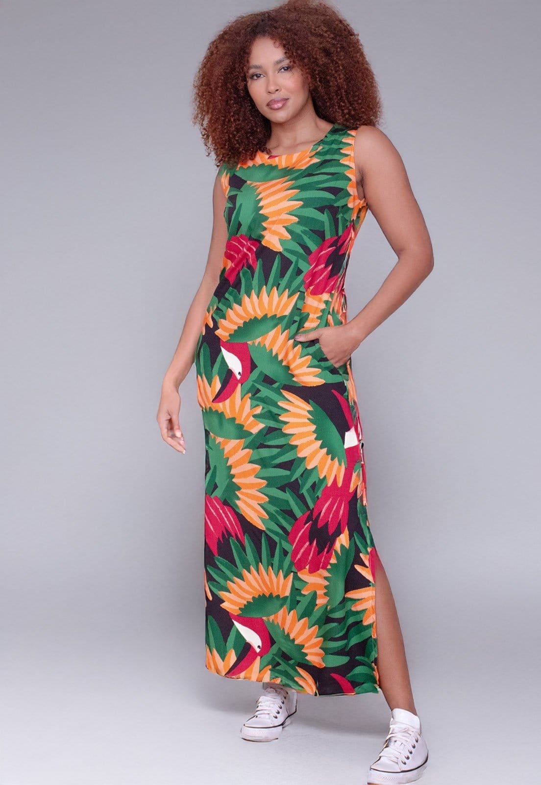 Vestido Longo Cabanafree Plano com Bolso Estampa Festa dos Tucanos