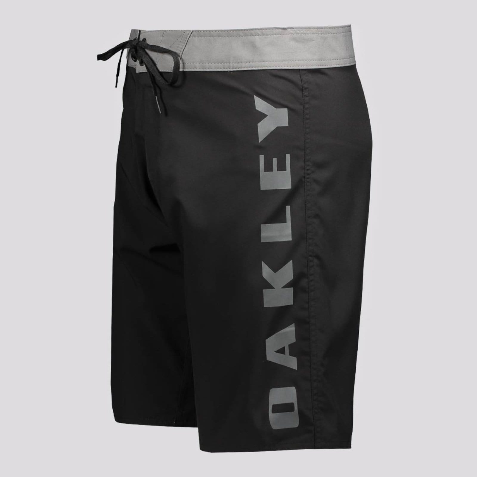 Vista 2 Bermuda Oakley Big Bark Preta Oakley preto
