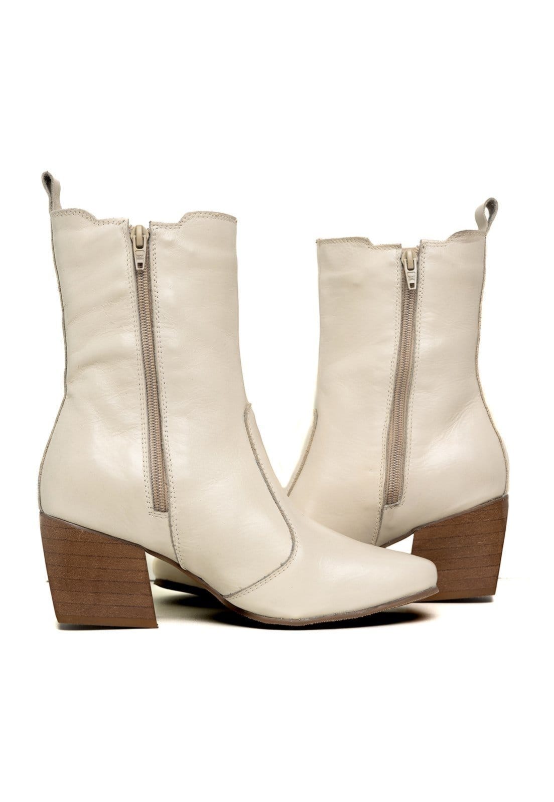 Vista 2 Bota Bico Quadrado Cano Curto Feminina Couro Off White TELLINI STORE off-white white