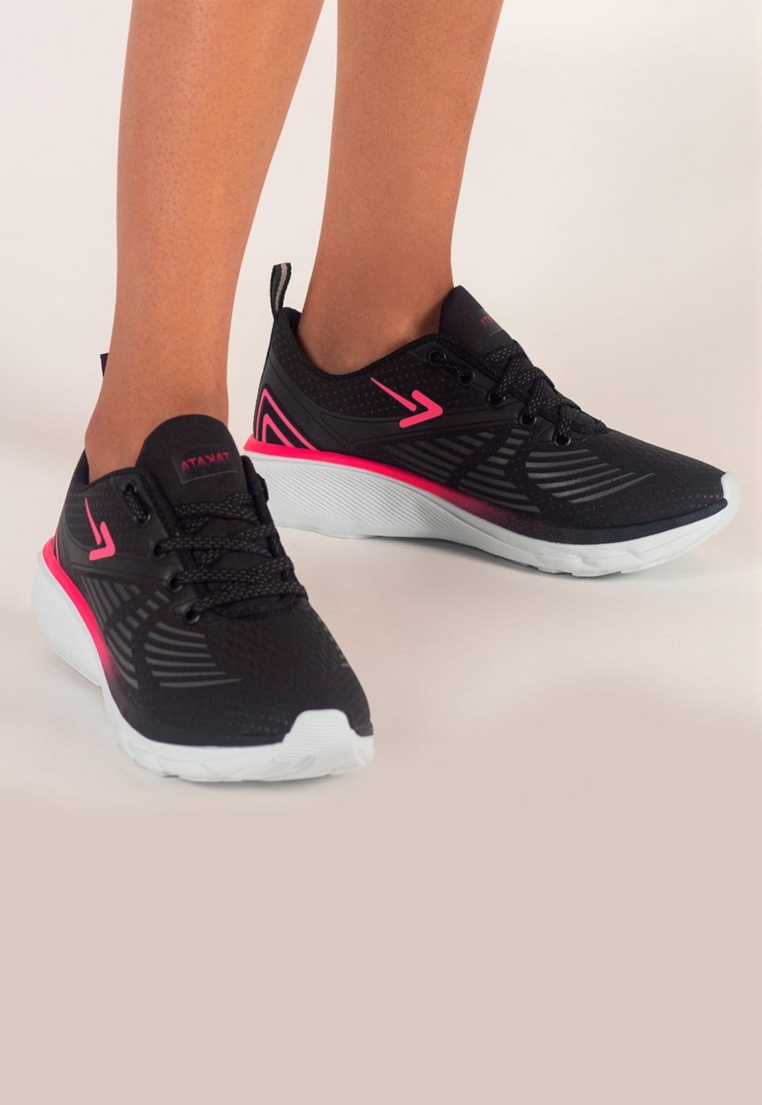 Vista 2 Tenis Feminino Esportivo Macio de Cadarço Preto e Pink TAKATA BY RAFAEL TAKATA preto pink
