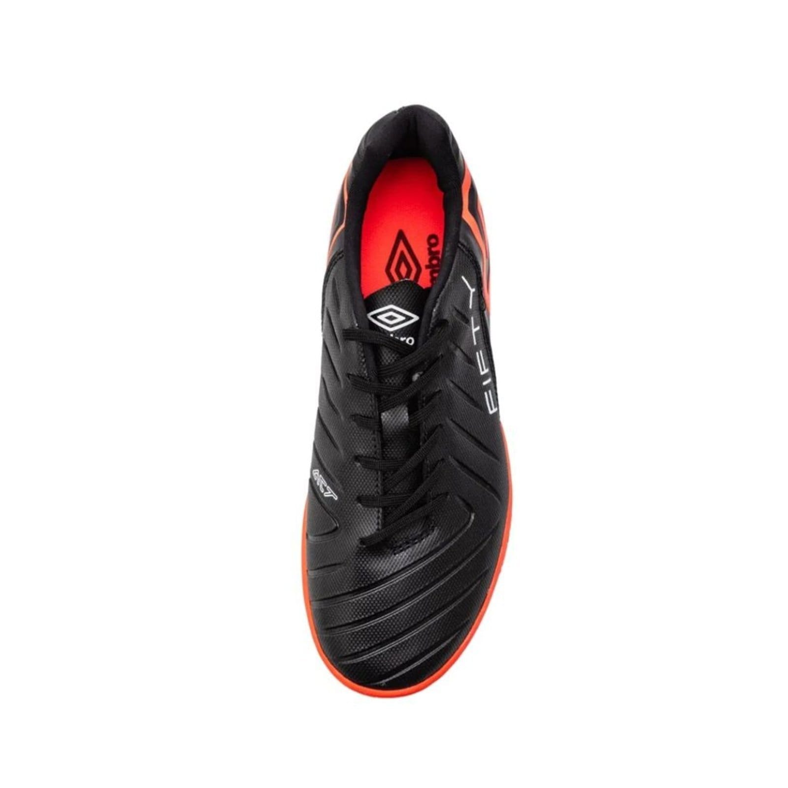 Vista 2 Chuteira Indoor Masculina Umbro Fifty Vi Preta E Coral Umbro preto coral
