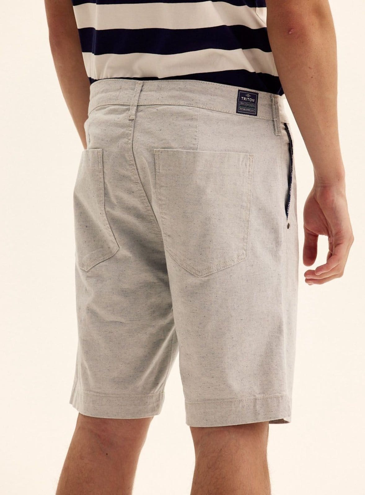 Vista 2 Bermuda Masculina Sarja - Luan Triton Esquilo Triton bege