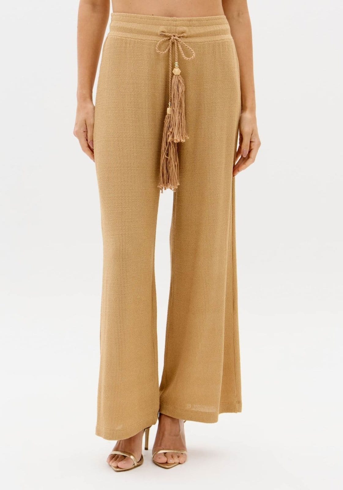 Vista 2 Calça Wide Leg Cintura Alta Com Barbicachos Lança Perfume bege