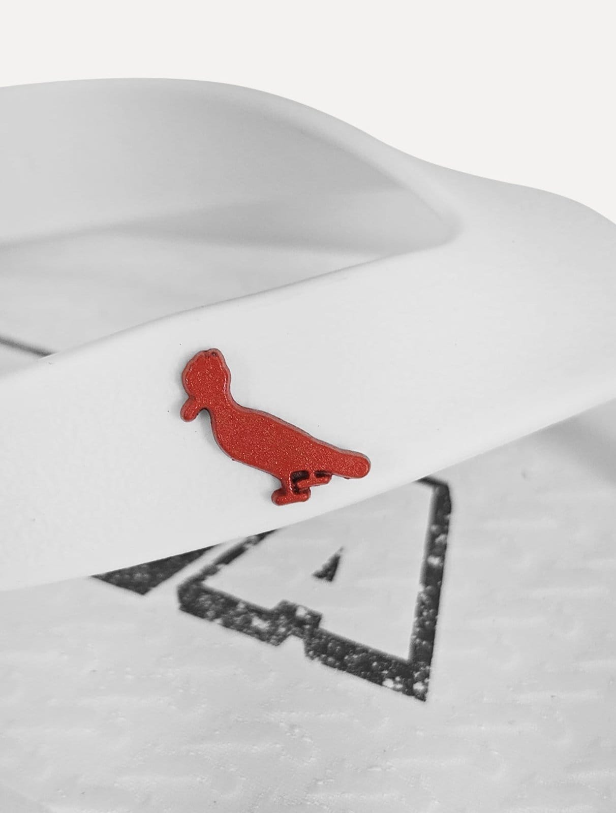 Vista 2 Chinelo Reserva Masculino Retrô Logo Reserva branco