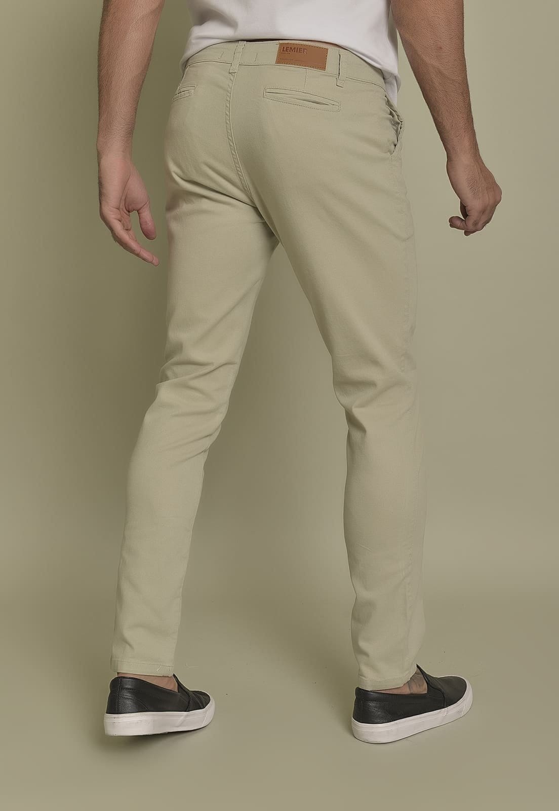 Vista 2 Calça Masculina Slim Fit Sport Fino em Sarja Areia Lemier Collection LEMIER bege