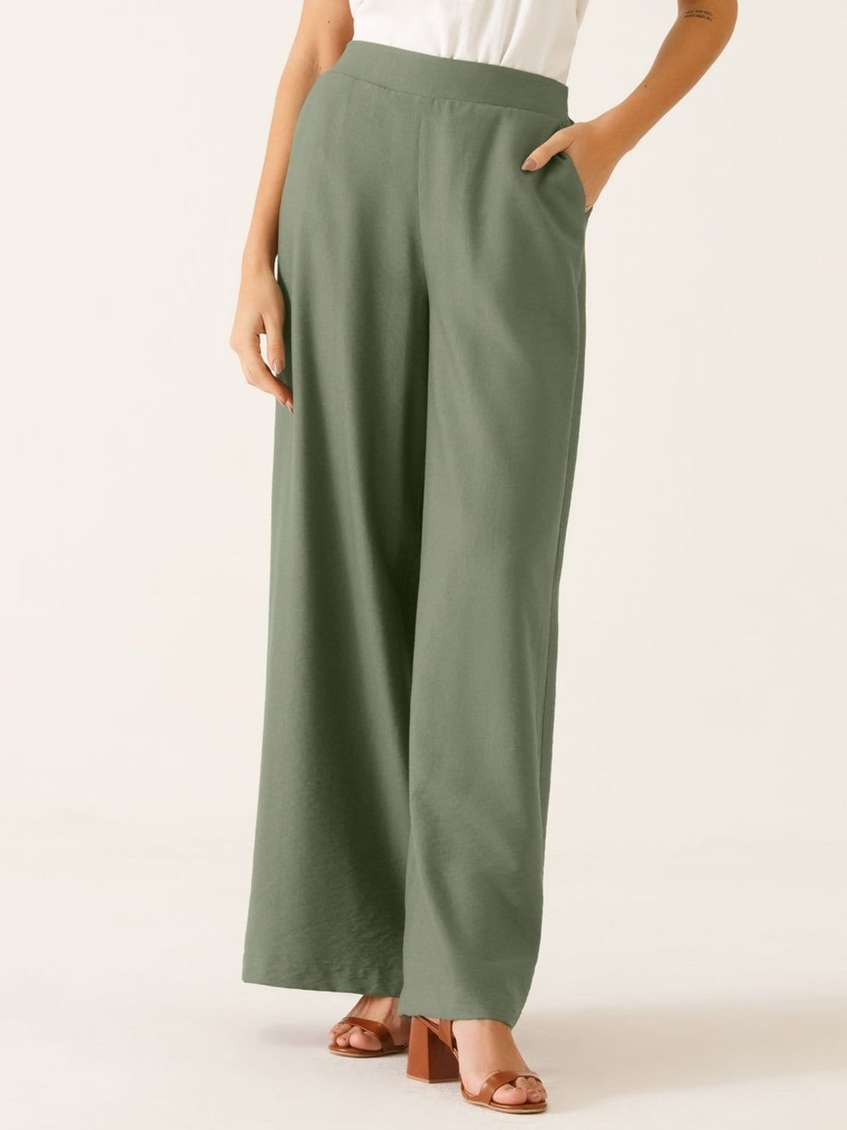Vista 2 Calça Alfaiataria Pantalona em Viscose Salete Principessa verde oliva