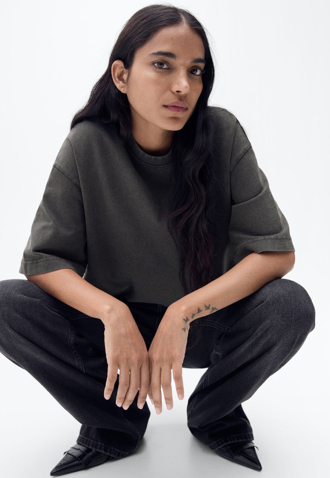 Vista 2 Camiseta Mango Oversized Sita Grafite Mango cinza