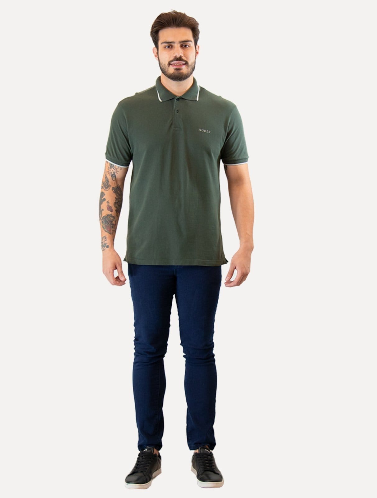 Vista 2 Polo Guess Masculina Piquet Frieze Logo Relief Escuro Guess verde