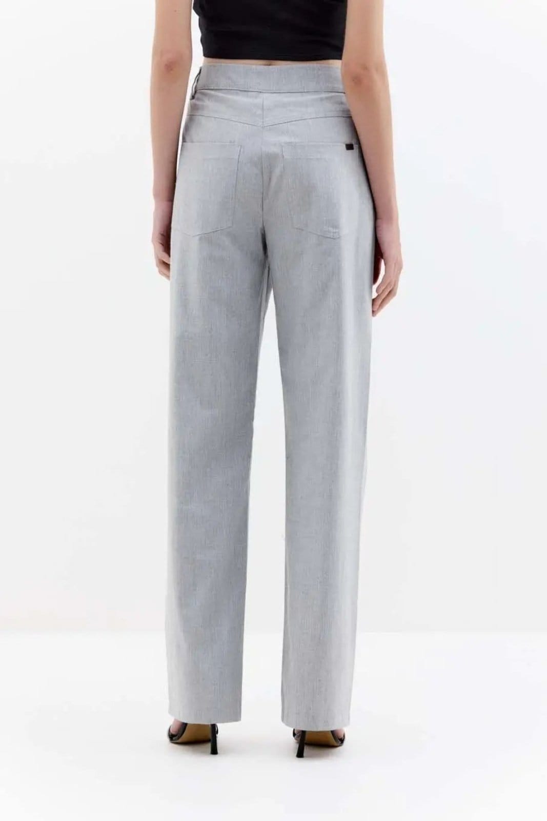 Vista 2 Calça Feminina Alfaiataria Reta Flare Triton Grafite Triton cinza