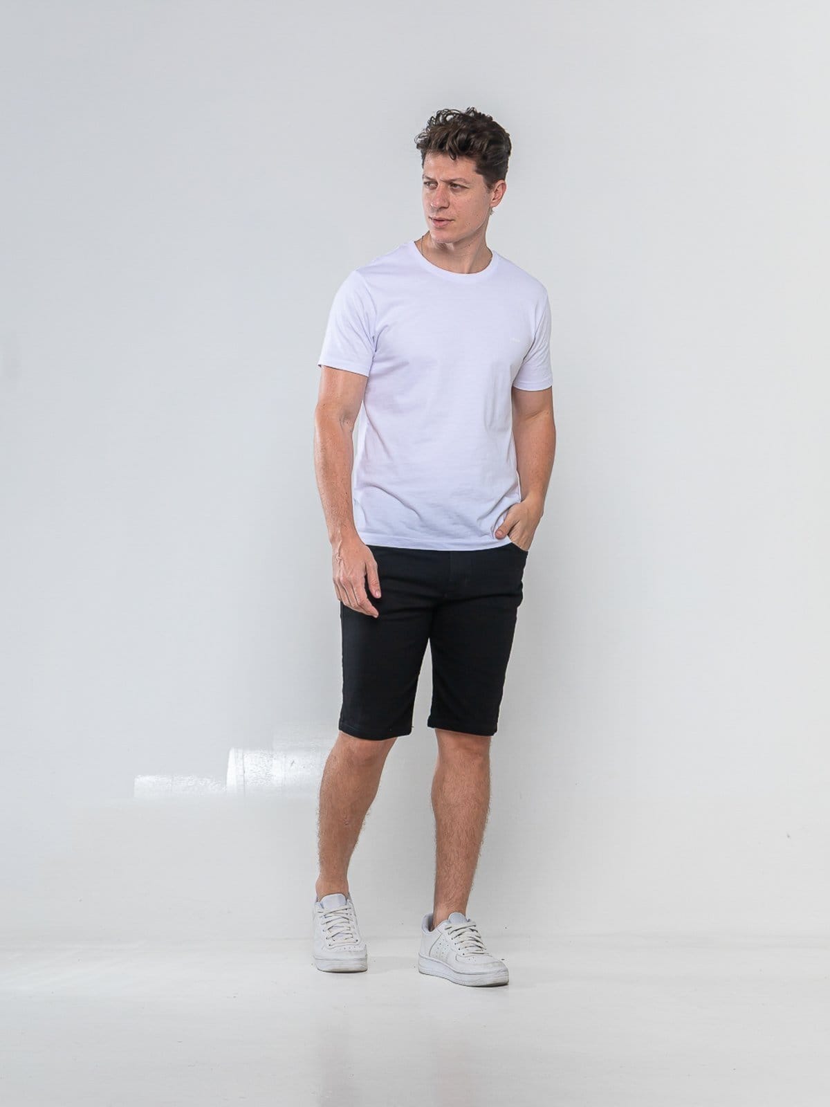 Vista 2 Bermuda Jeans 5 Estillos Black Social e Confortavel Para Todas Ocasões 5 ESTILOS preto black