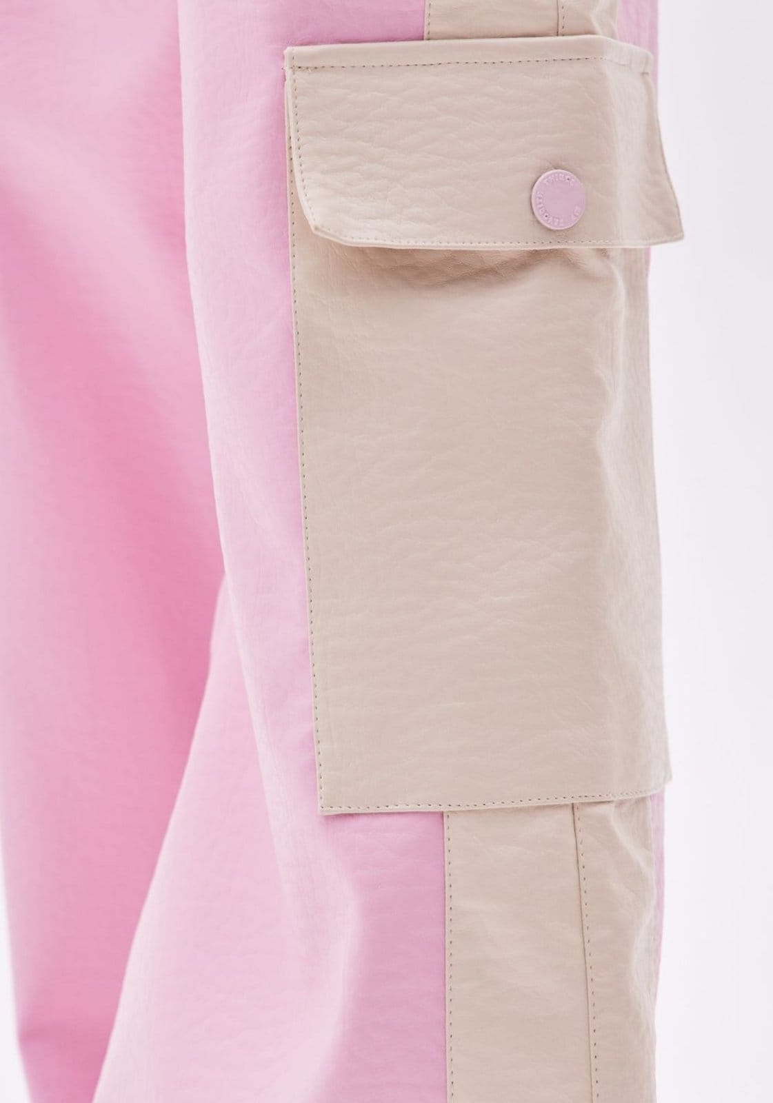 Vista 2 Calça Reta Bicolor com Cintura Média My Favorite Things rosa