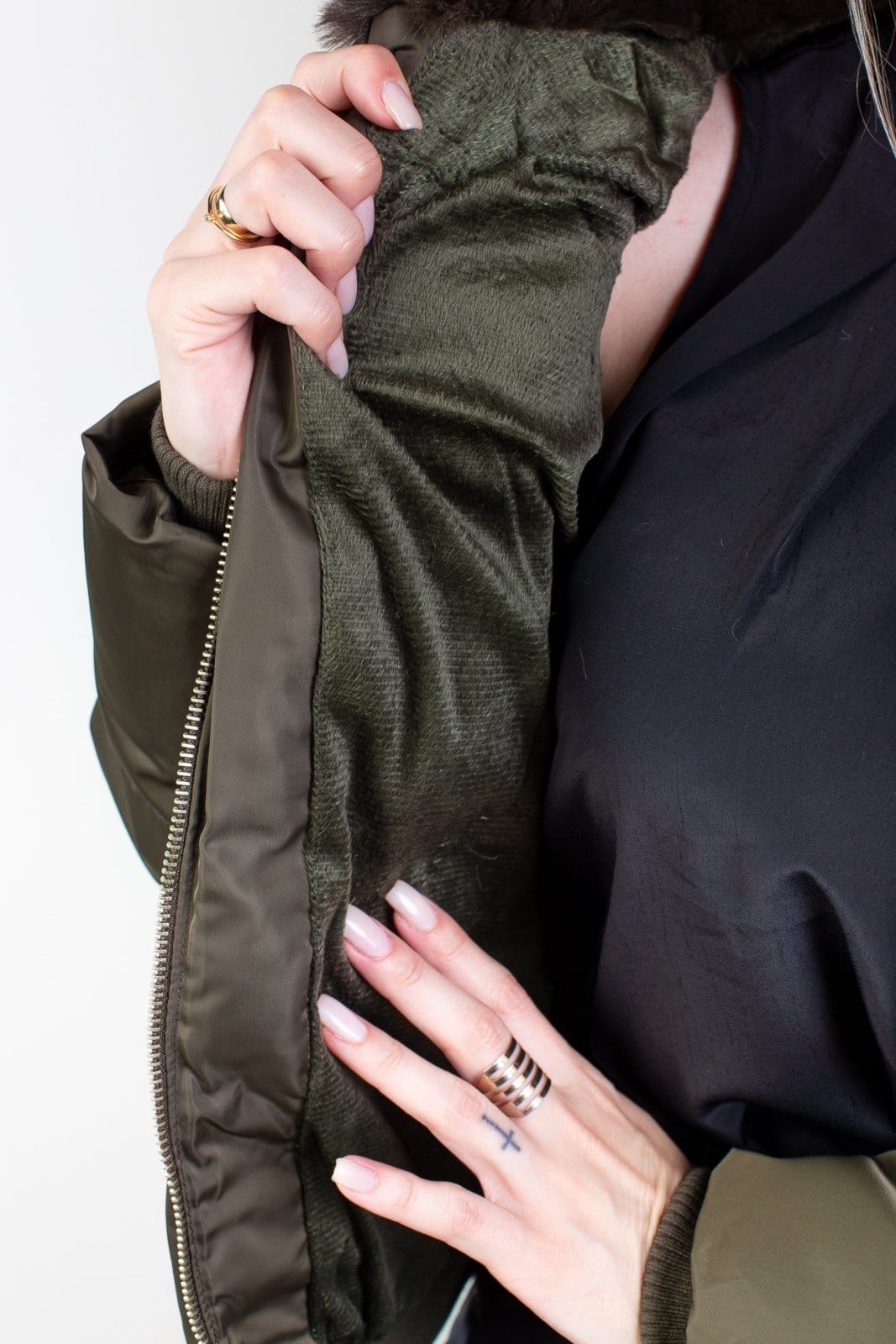 Vista 2 Jaqueta Enluaze Feminina De Nylon Curta Com Capuz Removível 84115 Enluaze verde