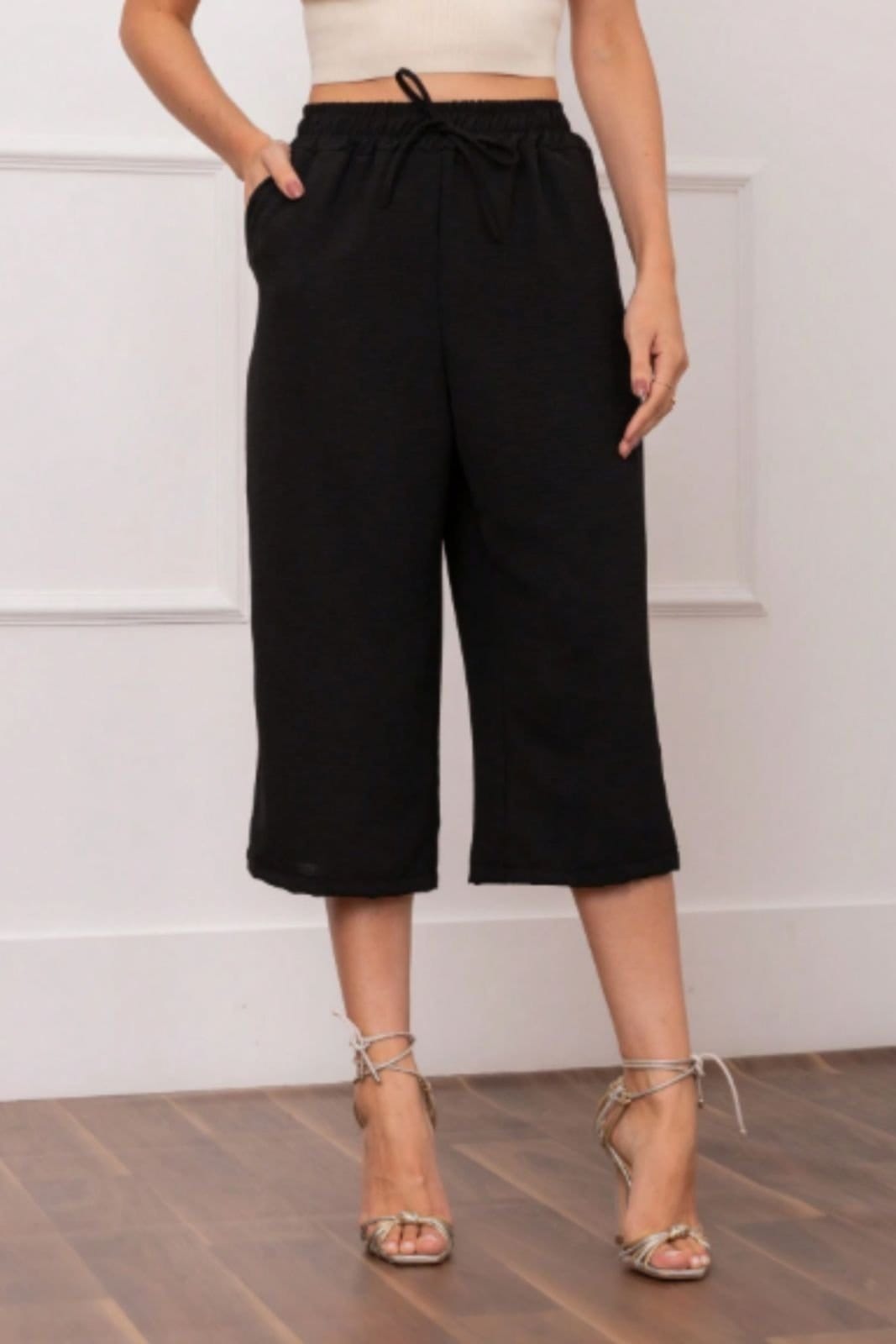 Vista 2 Calça Feminina Pantacourt Zipituka Duna com Bolsos ZIPITUKA preto