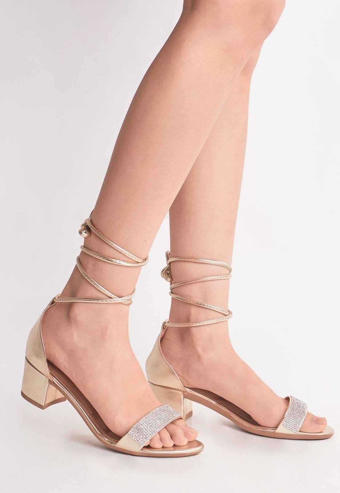 Vista 2 Sandália Feminina Tira Salto Quadrado Baixo Manta Strass Confortável Sapato Festa Ouro TAKATA BY RAFAEL TAKATA dourado