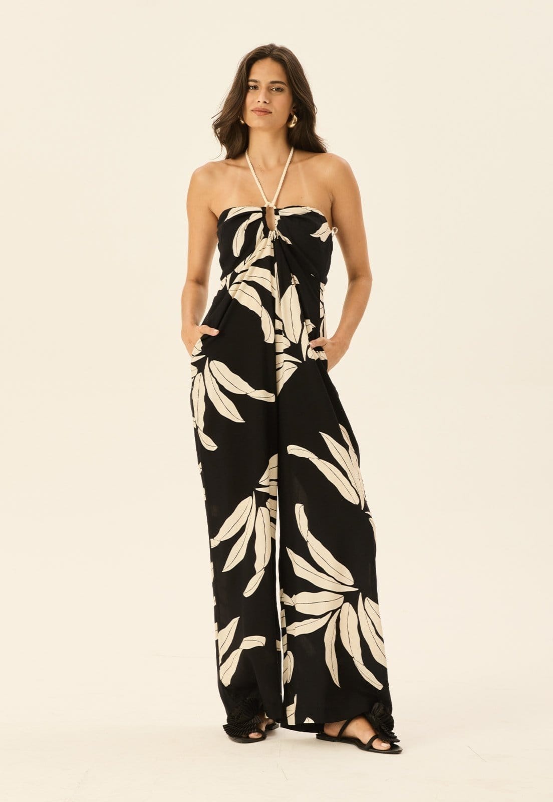 Macacão Detalhe Túnel Corda Estampado Floral