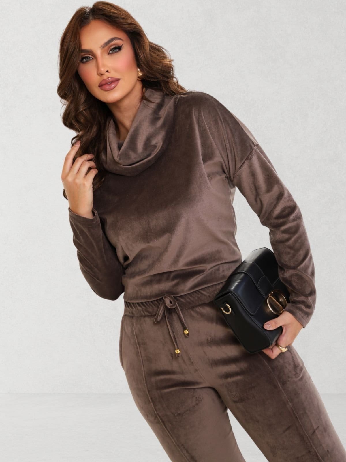 Vista 2 Conjunto Via Lessa Oslo Gola Degagê em Plush Chumbo Via Lessa cinza