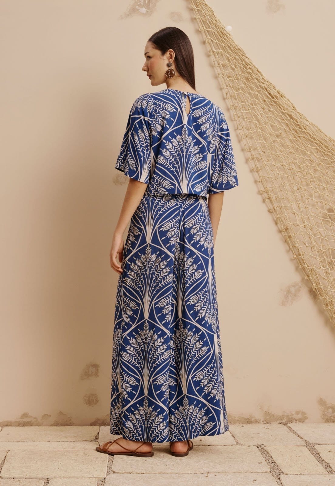 Vista 2 Calça Transpassada Estampada Miriti CaCay azul