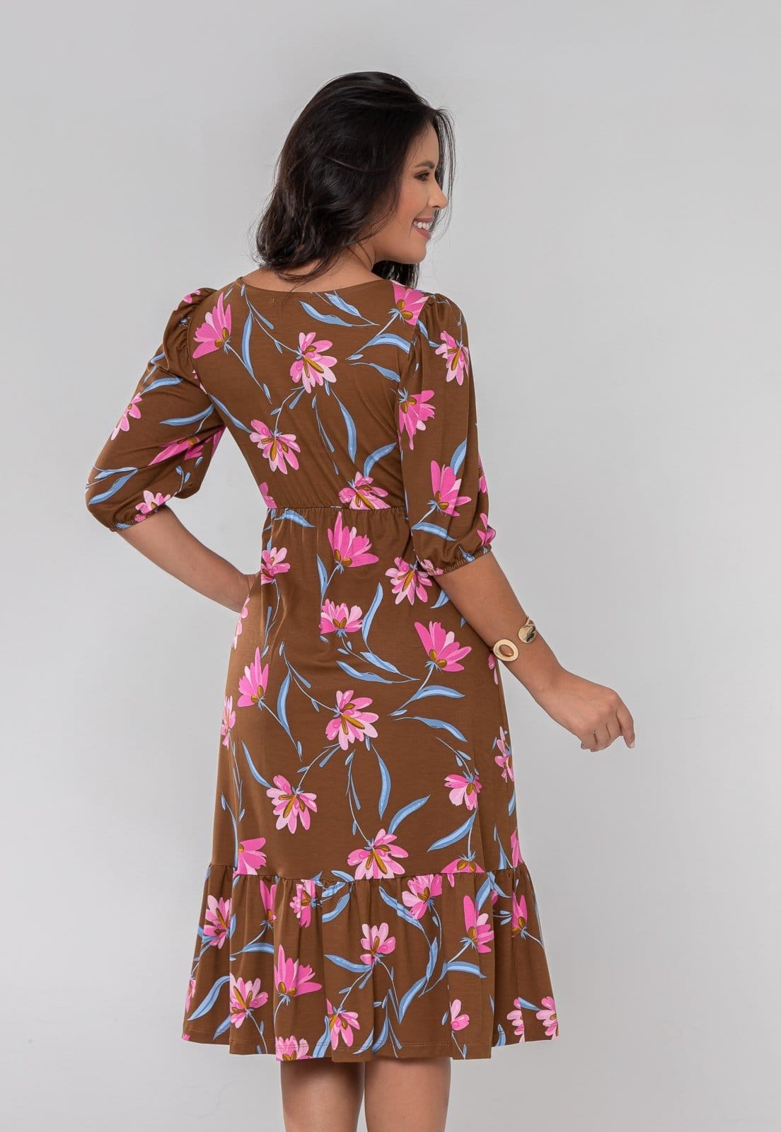Vista 2 Vestido Aura Midi Catarina Floral Sintonia Aura marrom