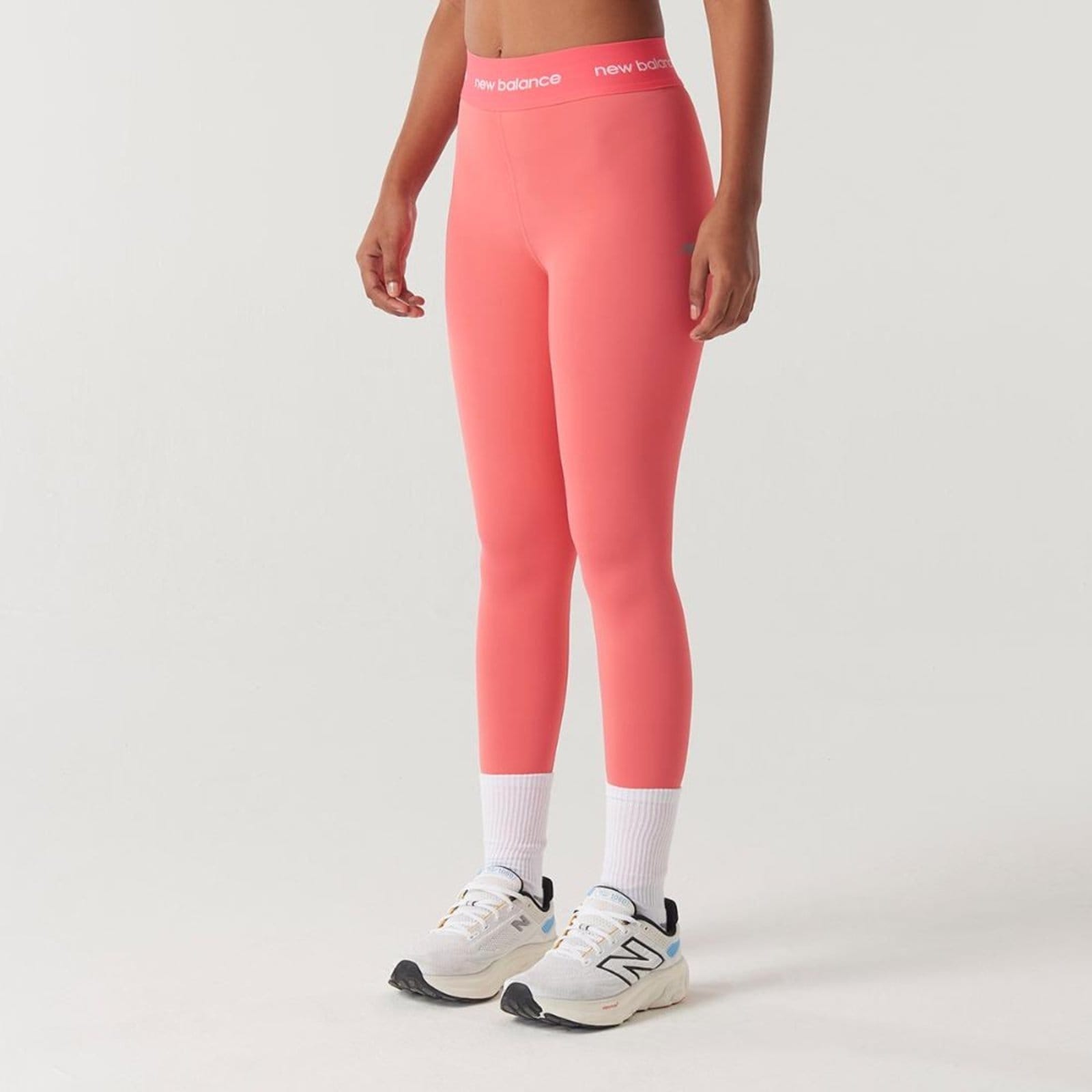 Vista 2 Legging Sport Essentials Active Feminina New Balance incolor