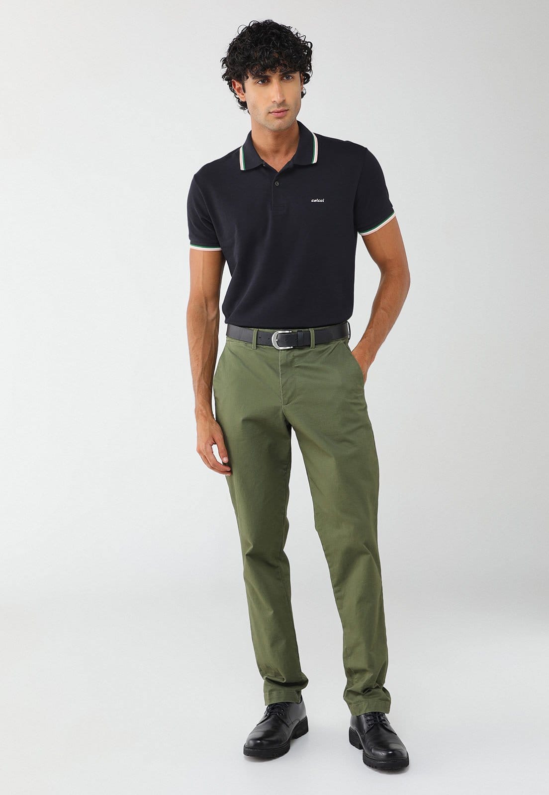 Vista 2 Polo Masculina Colcci Detalhe Gola Manga Curta Preta Colcci preto