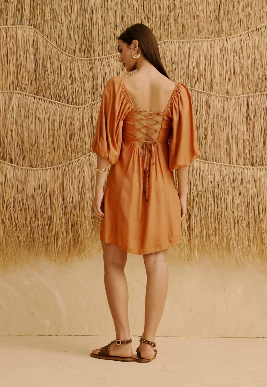 Vista 2 Vestido Curto Liso Manga Bufante CaCay bege