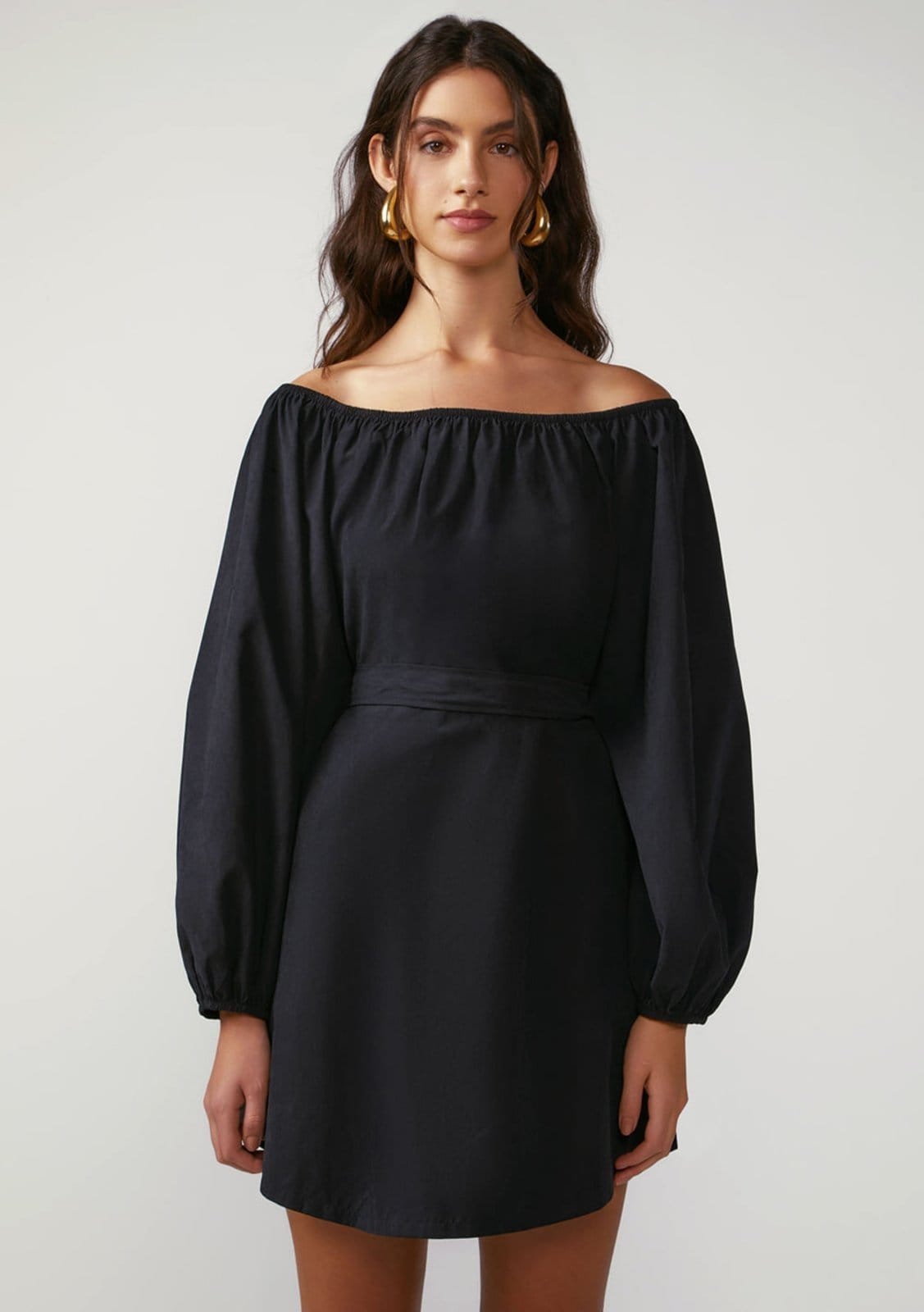 Vista 2 Vestido Zinco Solto Decote Reto Manga Longa Curto Zinco preto