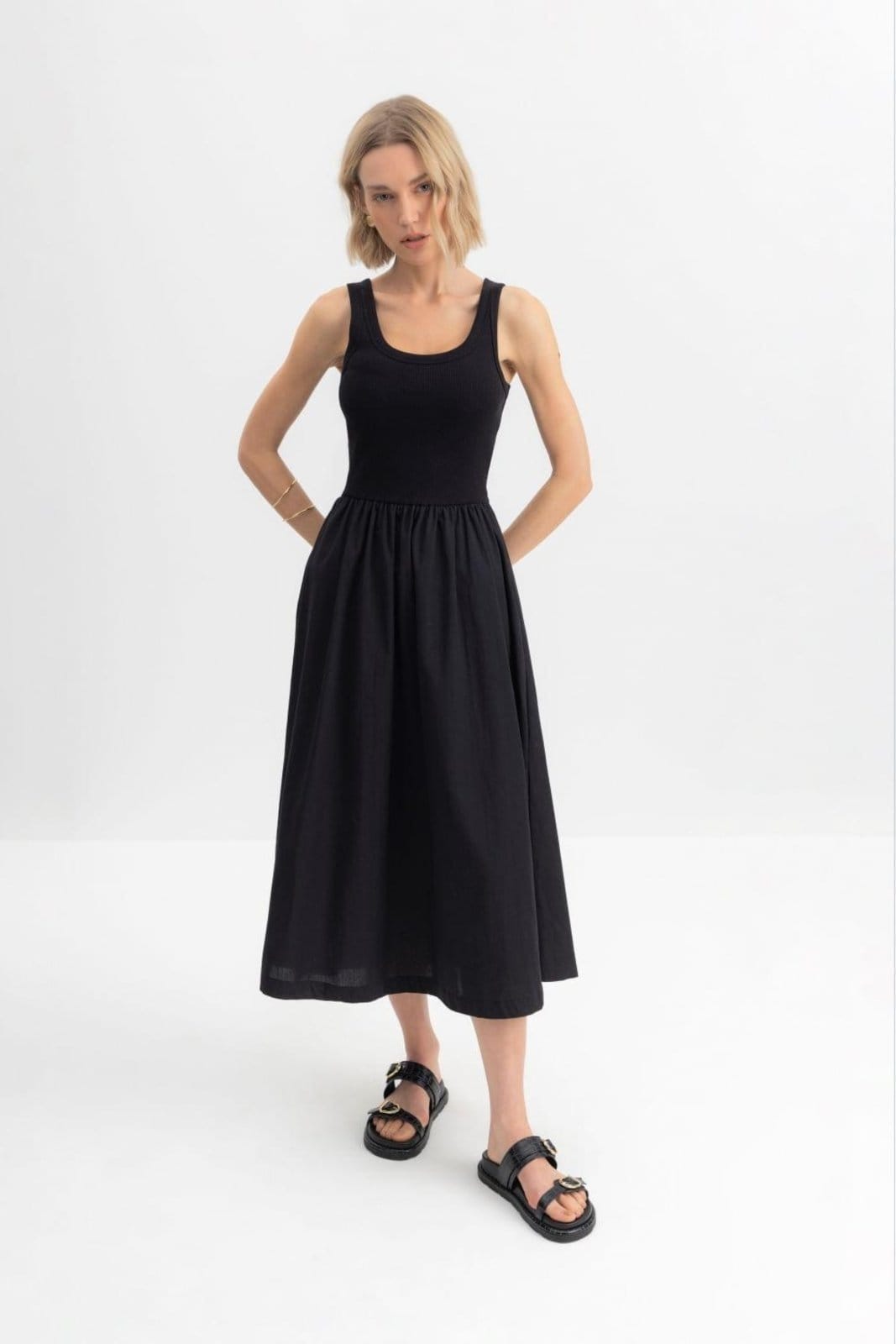 Vestido Feminino Midi Em Ribana Essendi