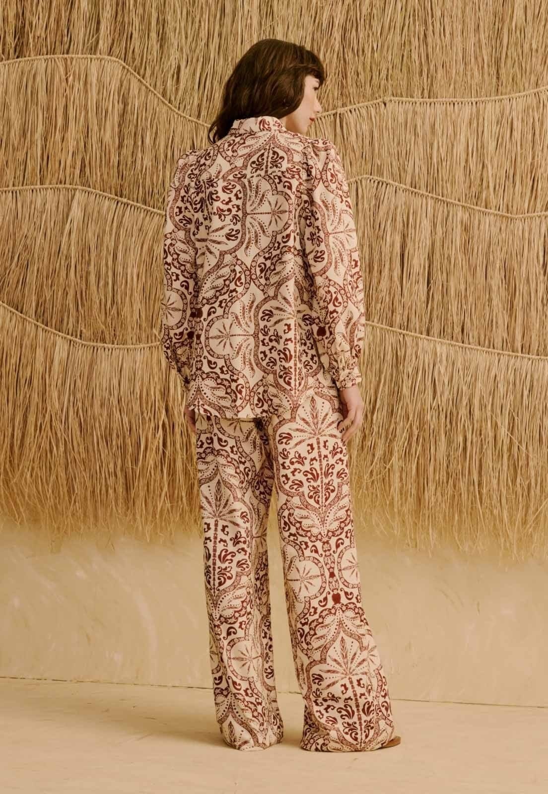 Vista 2 Calça Reta Estampada Palmas Del Sol CaCay marrom