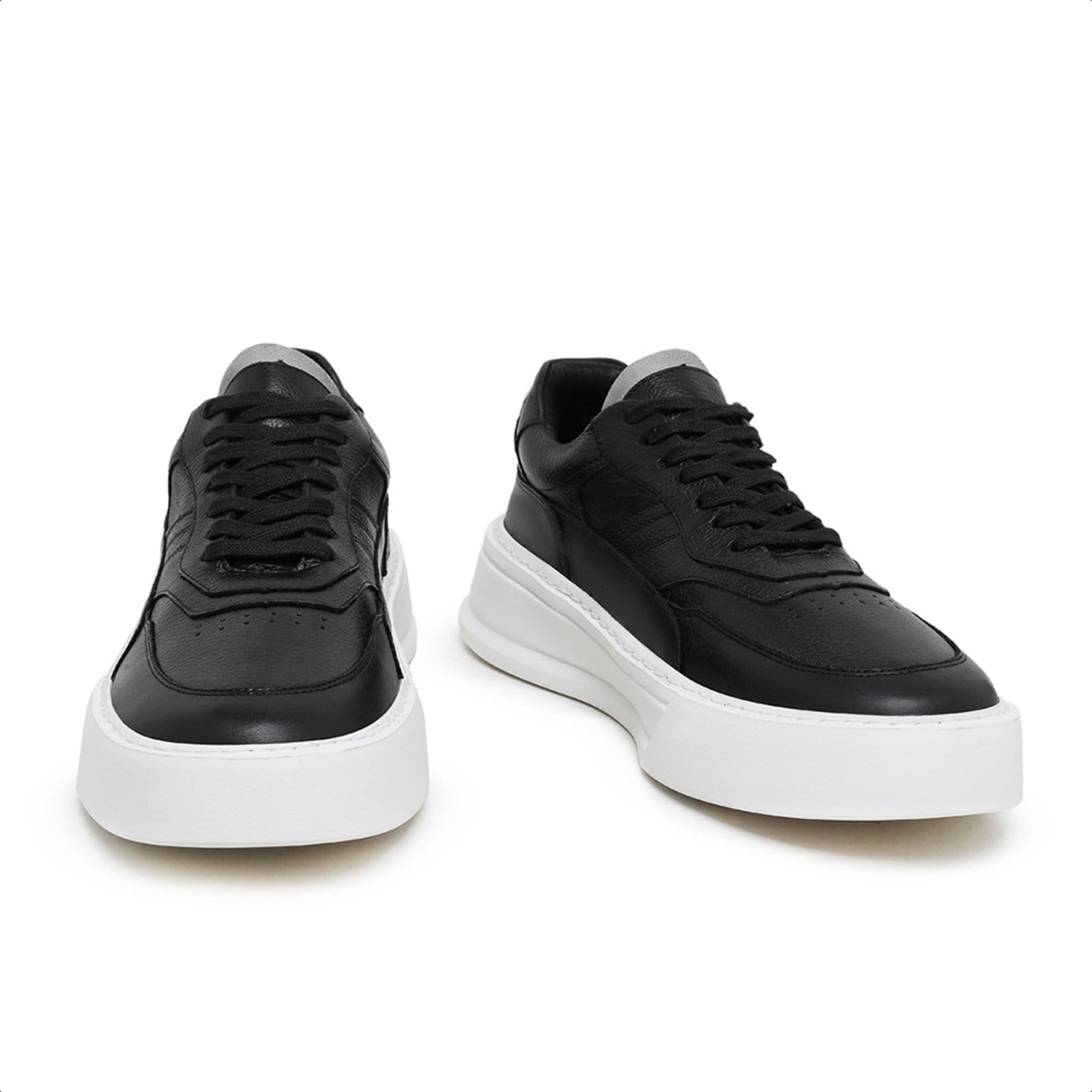 Vista 2 Sapatênis em Couro Malbork com sola Branca 028500PB Malbork preto