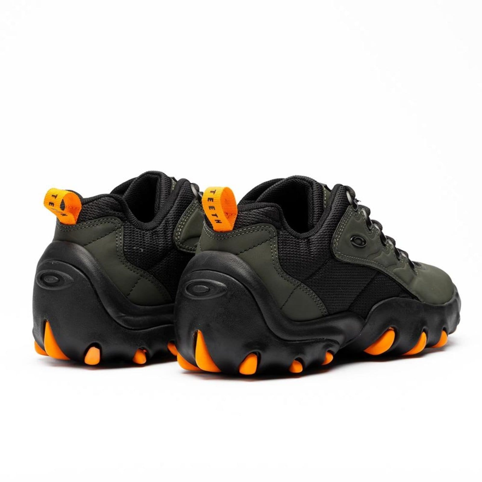 Vista 2 Tênis Oakley Teeth 1 WT25 Masculino Herb Oakley verde